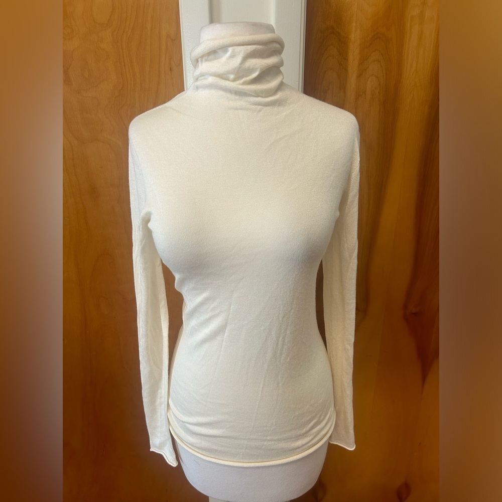 Faviana Filippi cream silk and cashmere lightweight turtleneck size XS